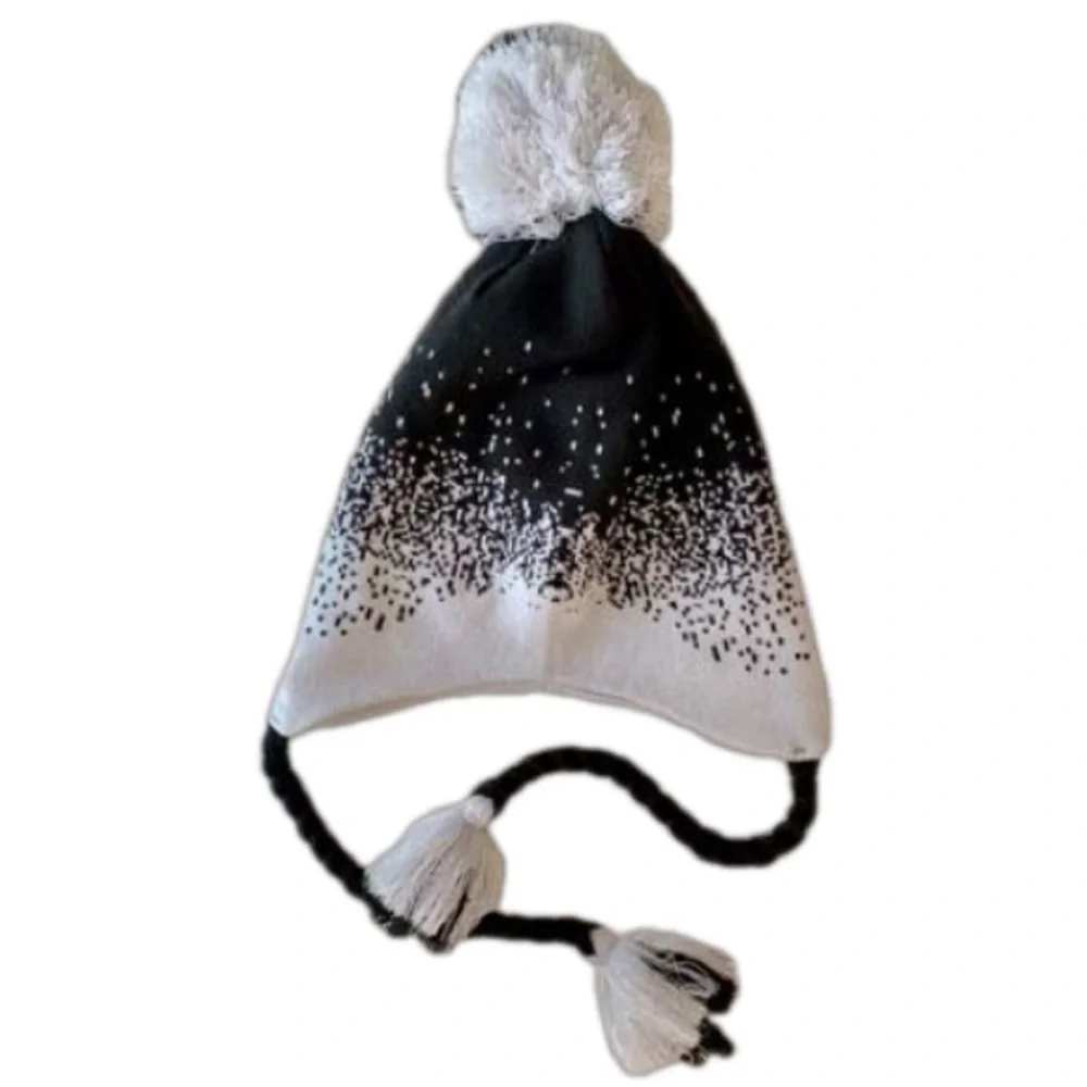 UNDER ARMOUR Tassel Beanie Black Mod Gray Youth One Size NWT